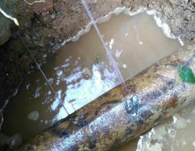 辽阳市楼顶渗水维修公司分享下地暖漏水的原因及检测方法。